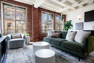 Jaide Lofts in Los Angeles, CA - Foto de edificio - Building Photo