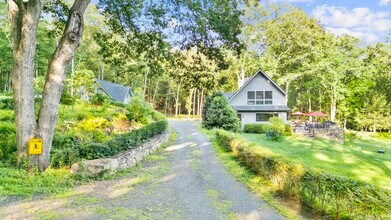 28 Old Ln in Roxbury, CT - Building Photo - Building Photo