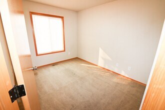 3041 NE Canoe Ct in Bend, OR - Building Photo - Building Photo