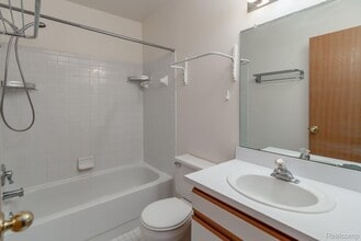 42741 Lilley Pointe Dr, Unit 42741 in Canton, MI - Foto de edificio - Building Photo