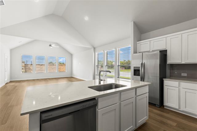 property at 2112 Sandpiper Wy