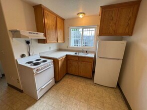 3556 SE Gladstone St in Portland, OR - Foto de edificio - Building Photo