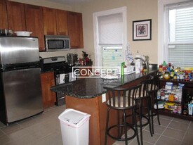 17 Sachem St, Unit 3 Apartamentos