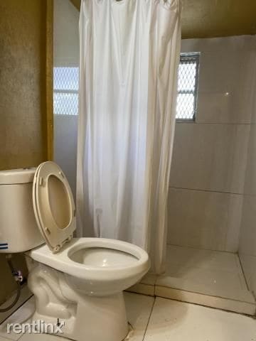 633 NW 15th Ave-Unit -# A in Fort Lauderdale, FL - Building Photo