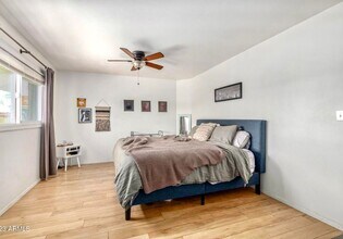 1667 W Hazelwood St in Phoenix, AZ - Building Photo - Building Photo
