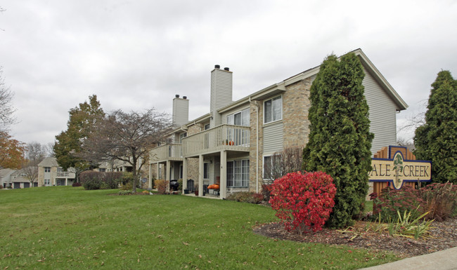 Dale Creek Apartments in Greendale, WI - Building Photo - Building Photo