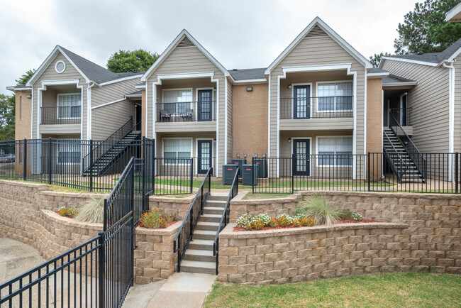 University Pines in Tyler, TX - Building Photo - Building Photo