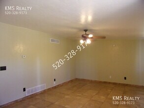 5625 S Irving Dr in Tucson, AZ - Building Photo - Building Photo