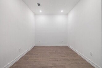 5103 San Martino Dr in Wesley Chapel, FL - Foto de edificio - Building Photo