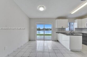 5310 NW 197th Terrace in Miami Gardens, FL - Building Photo - Building Photo