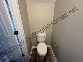 6205 Patric Alan Ct in Charlotte, NC - Building Photo - Building Photo