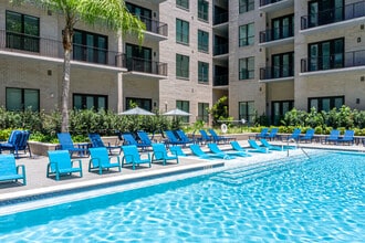 Canal 1535 in New Orleans, LA - Building Photo - Building Photo