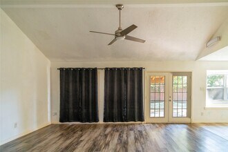 17330 Heritage Bay Dr in Webster, TX - Building Photo - Building Photo