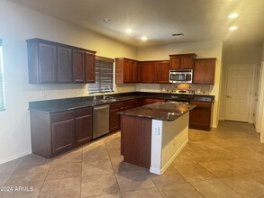 5388 W Molly Ln in Phoenix, AZ - Building Photo - Building Photo