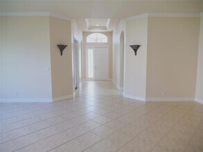 879 SW Pebble Ln in Palm City, FL - Building Photo - Building Photo