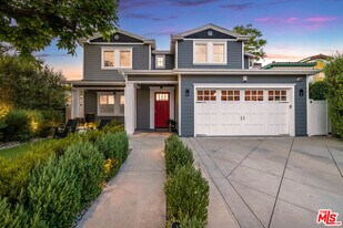 10515 Whipple St in Los Angeles, CA - Building Photo