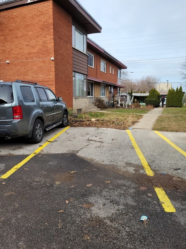 4643 Church St in Skokie, IL - Building Photo - Building Photo