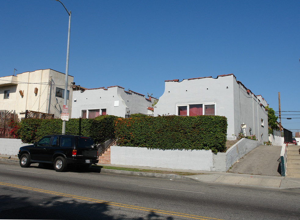 410 N Normandie Pl in Los Angeles, CA - Building Photo