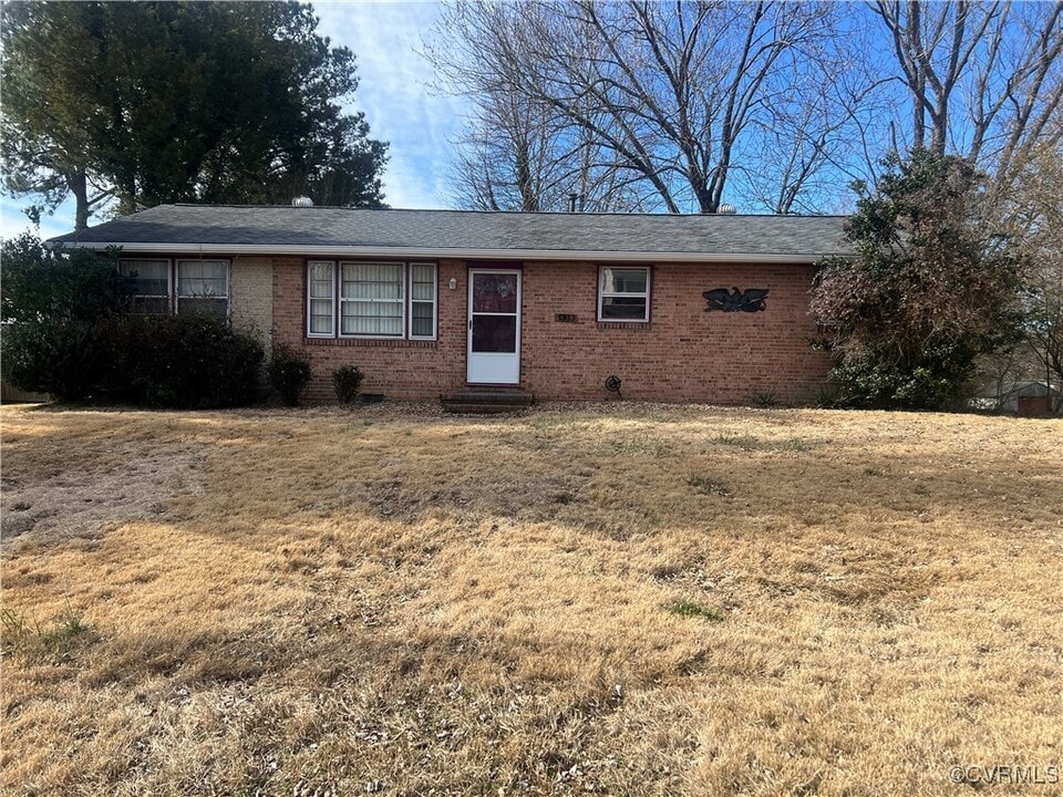 1513 Duke Dr in Petersburg, VA - Building Photo