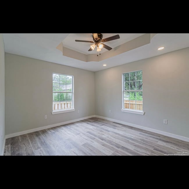 210 N San Jacinto St in San Antonio, TX - Building Photo - Building Photo