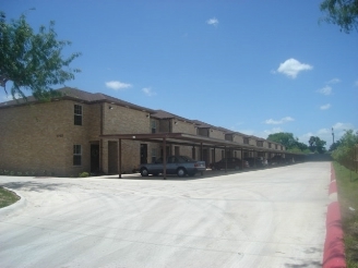 2765 N Coria St in Brownsville, TX - Foto de edificio