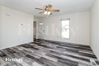 1605 Rock Creek Dr in Grove City, OH - Foto de edificio - Building Photo