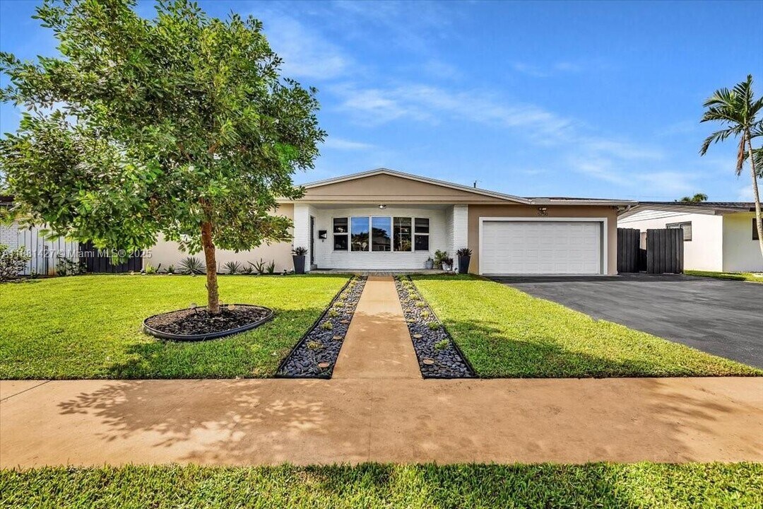 5250 SW 4th Ct in Plantation, FL - Building Photo
