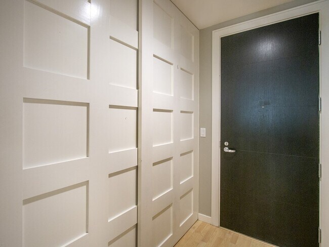 219 Brannan St in San Francisco, CA - Building Photo - Building Photo