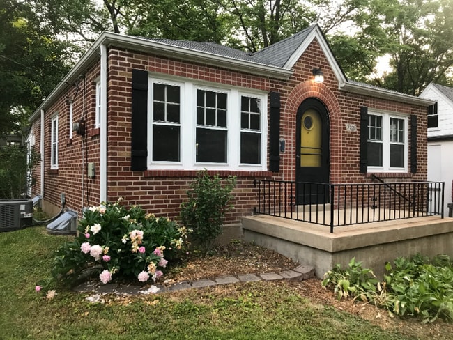 7705 Murdoch Ave in St. Louis, MO - Building Photo - Building Photo
