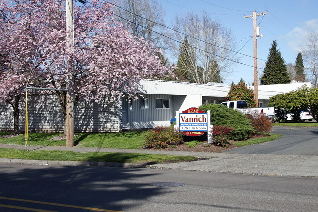 Vanrich Apartments in Forest Grove, OR - Building Photo - Building Photo