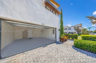 10515 NW 78th Terrace in Doral, FL - Building Photo - Building Photo