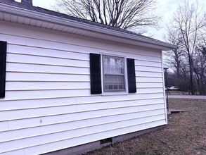 537 Robertson St in Burlington, NC - Building Photo - Building Photo