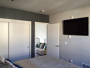 1765 E Bayshore Rd in Palo Alto, CA - Building Photo - Building Photo