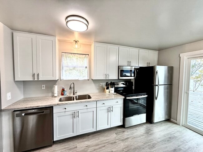 2465 SW 172nd St in Burien, WA - Building Photo - Building Photo