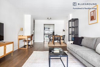 220 E 63rd St in New York, NY - Building Photo - Building Photo
