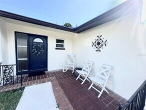2066 Druid Park Dr N in Clearwater, FL - Building Photo - Building Photo