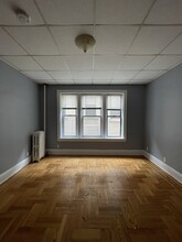 130 W 47th St, Unit 21 in Bayonne, NJ - Building Photo - Building Photo