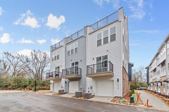 1011 Kokomo Ln in Charlotte, NC - Foto de edificio - Building Photo