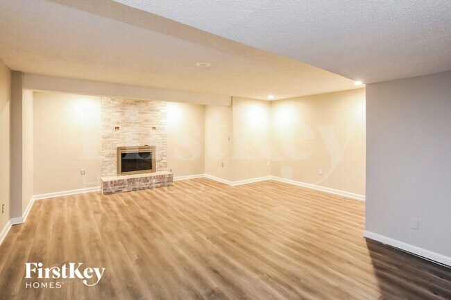 506 Brookside Ave in Liberty, MO - Foto de edificio - Building Photo