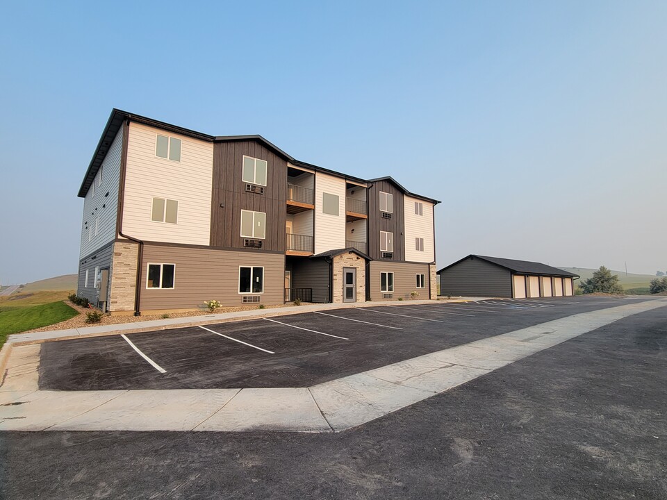 Countryside Apartments in Rapid City, SD - Building Photo