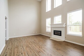13707 Broad Oaks Ln in Rosharon, TX - Building Photo - Building Photo