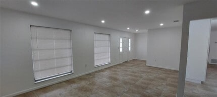 2190 NW 87th Ln in Sunrise, FL - Foto de edificio - Building Photo