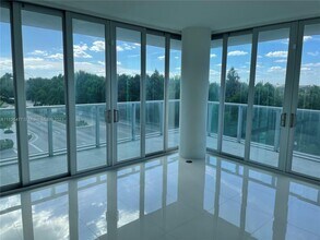 7875 NW 107th Ave, Unit 301 in Doral, FL - Building Photo - Building Photo