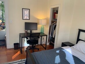 93 Moore St, Unit 1 in Cambridge, MA - Building Photo - Building Photo