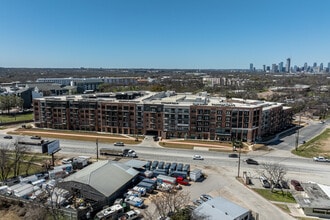 Eastpoint Apartments in Austin, TX - Foto de edificio - Building Photo