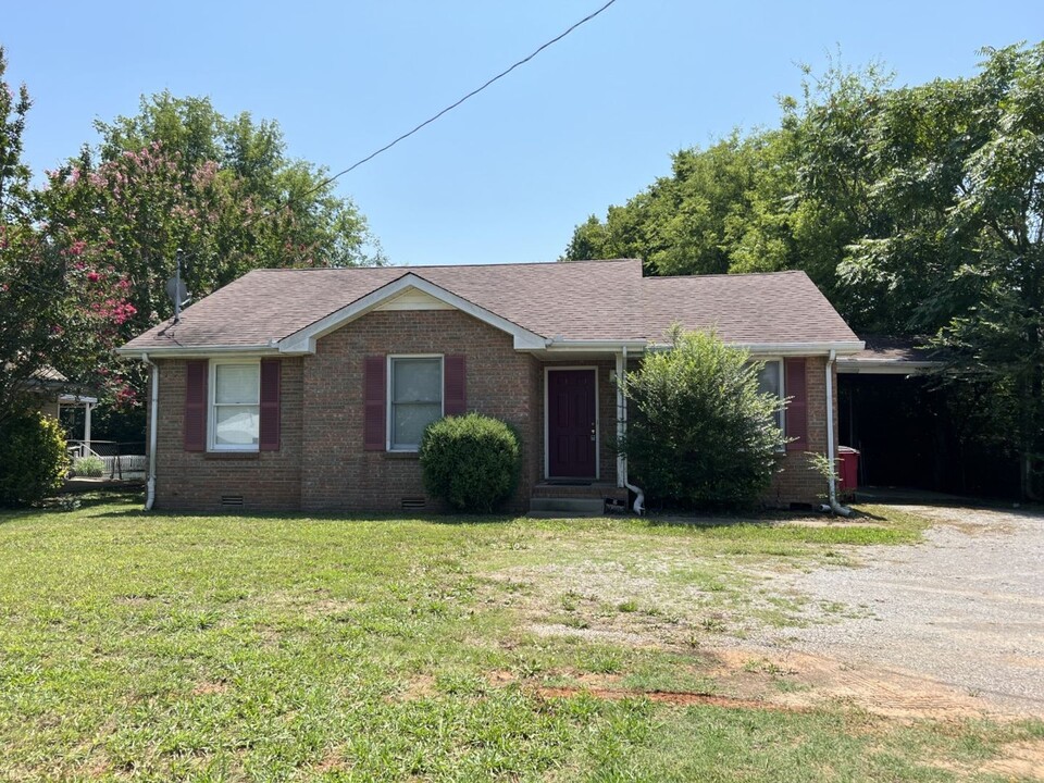 750 Needmore Rd in Clarksville, TN - Building Photo