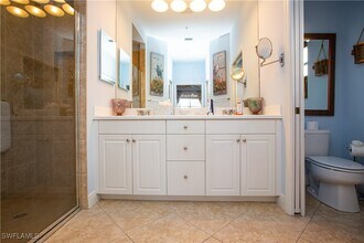 12070 Matera Ln in Bonita Springs, FL - Foto de edificio - Building Photo