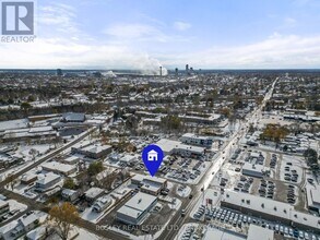 4444 Drummond Rd in Niagara Falls, ON - Building Photo - Building Photo