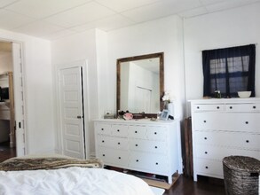 5334 Howe St, Unit 1 in Pittsburgh, PA - Building Photo - Building Photo