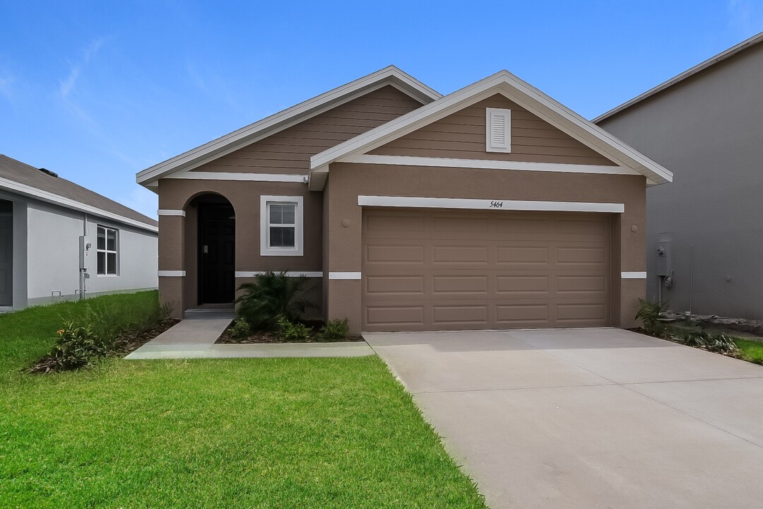 5464 Oxford Gray Rd in Zephyrhills, FL - Building Photo